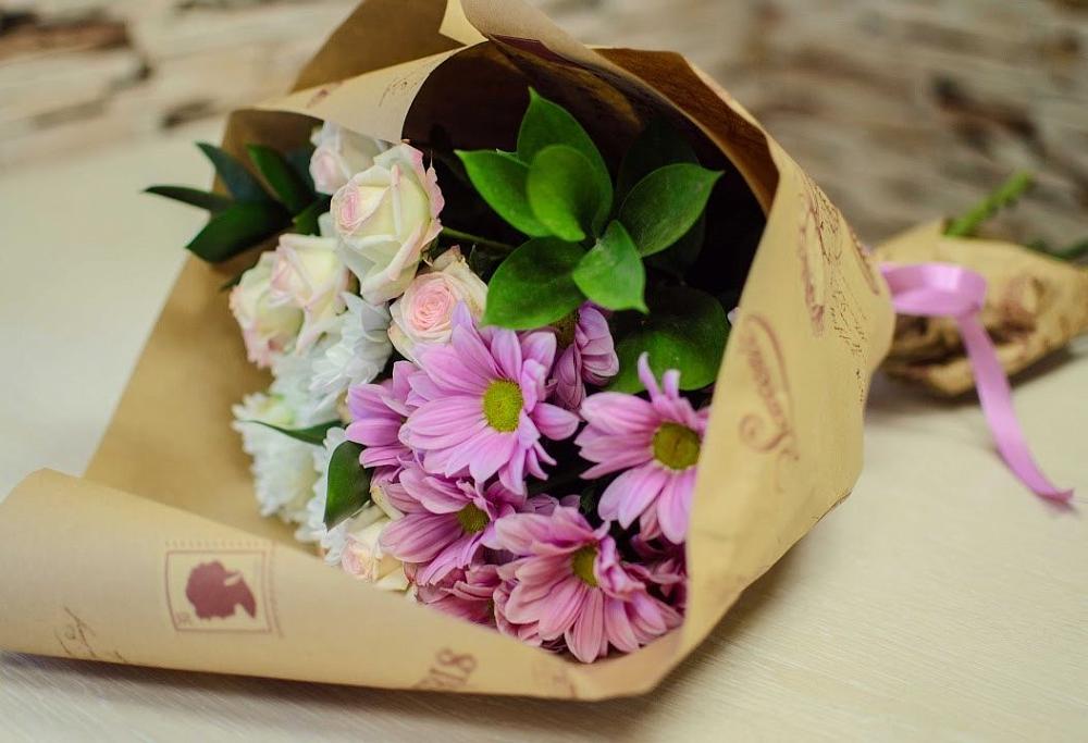 Букет цветов из: Розы и Хризантемы в Цимлянске