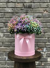Цветочная композиция из Гипсофила и Розы в шляпной коробке в Цимлянске