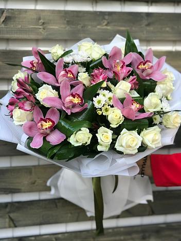 Букет цветов из: Розы и Хризантемы в Цимлянске