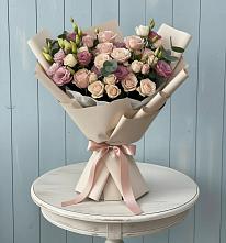 Букет цветов из:  Розы и Лизиантусы в Цимлянске