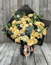 Букет цветов из:  Розы и Лизиантусы в Цимлянске