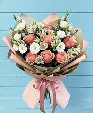 Букет цветов из:  Розы, Альстромерии и Лизиантусы в Цимлянске