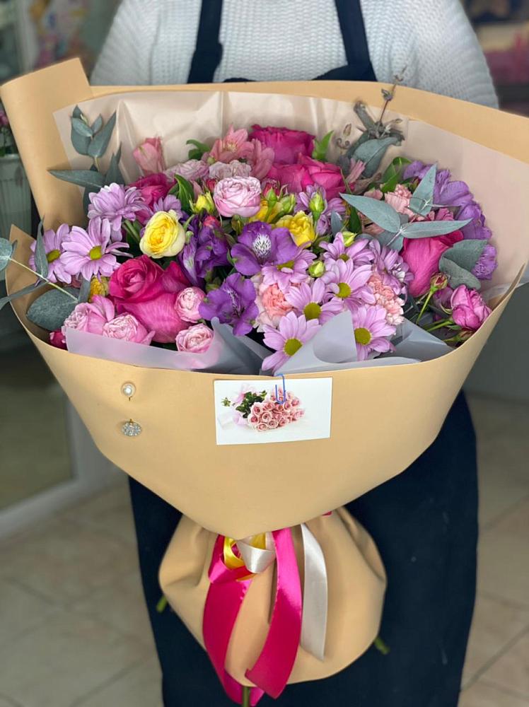 Букет цветов из: Хризантемы, Гвоздики и Альстромерии в Цимлянске