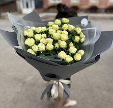 Букет Белые кустовые розы Солинеро в Цимлянске