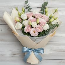 Букет цветов из:  Лизиантусы в Цимлянске