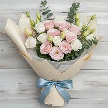 Букет цветов из:  Лизиантусы в Цимлянске