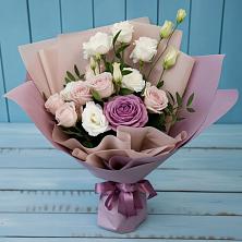 Букет цветов из:  Розы и Лизиантусы в Цимлянске