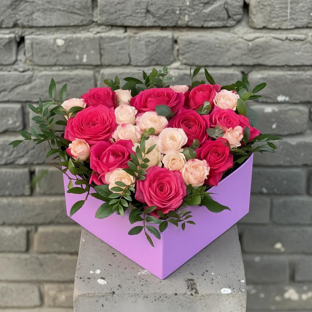 Цветочная композиция из Розы в коробке в Цимлянске