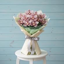 Букет цветов из:  Орхидеи и Розы #REPLACE_PRED# Цимлянске