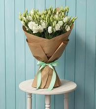 Букет цветов из:  Лизиантусы в Цимлянске