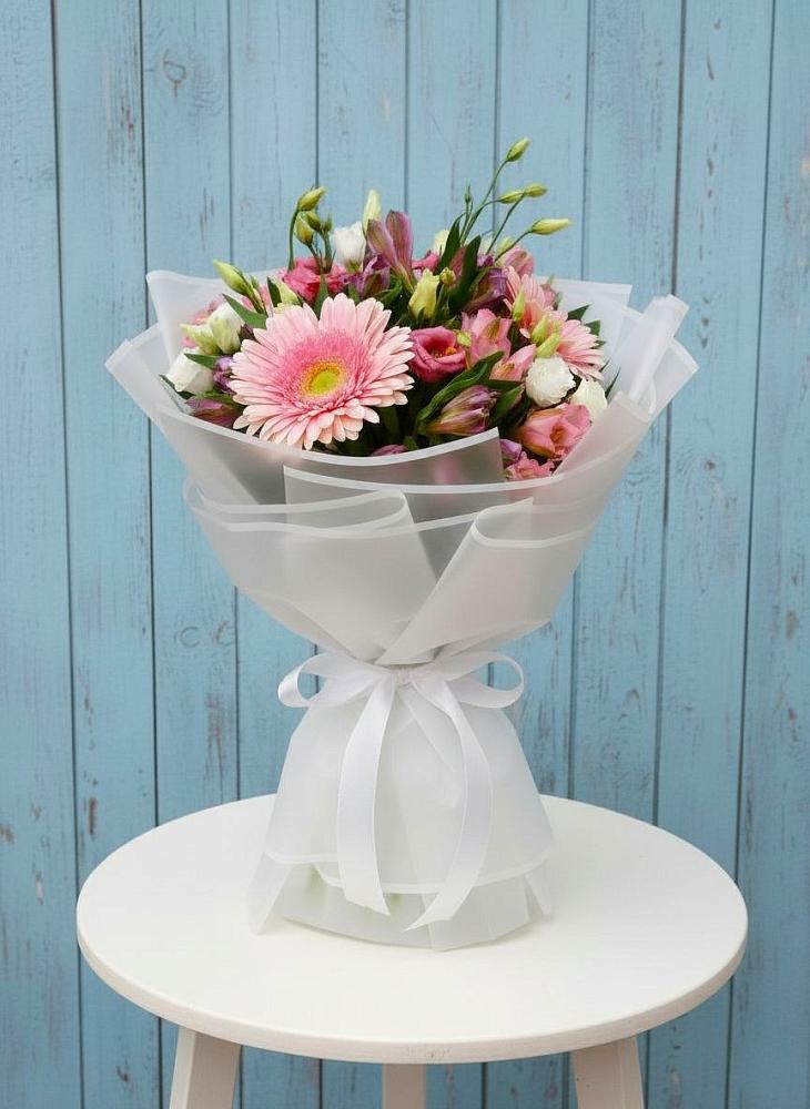 Букет цветов из: Герберы, Альстромерии и Лизиантусы в Цимлянске