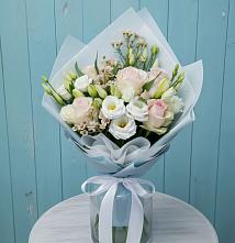 Букет цветов из:  Розы и Лизиантусы в Цимлянске