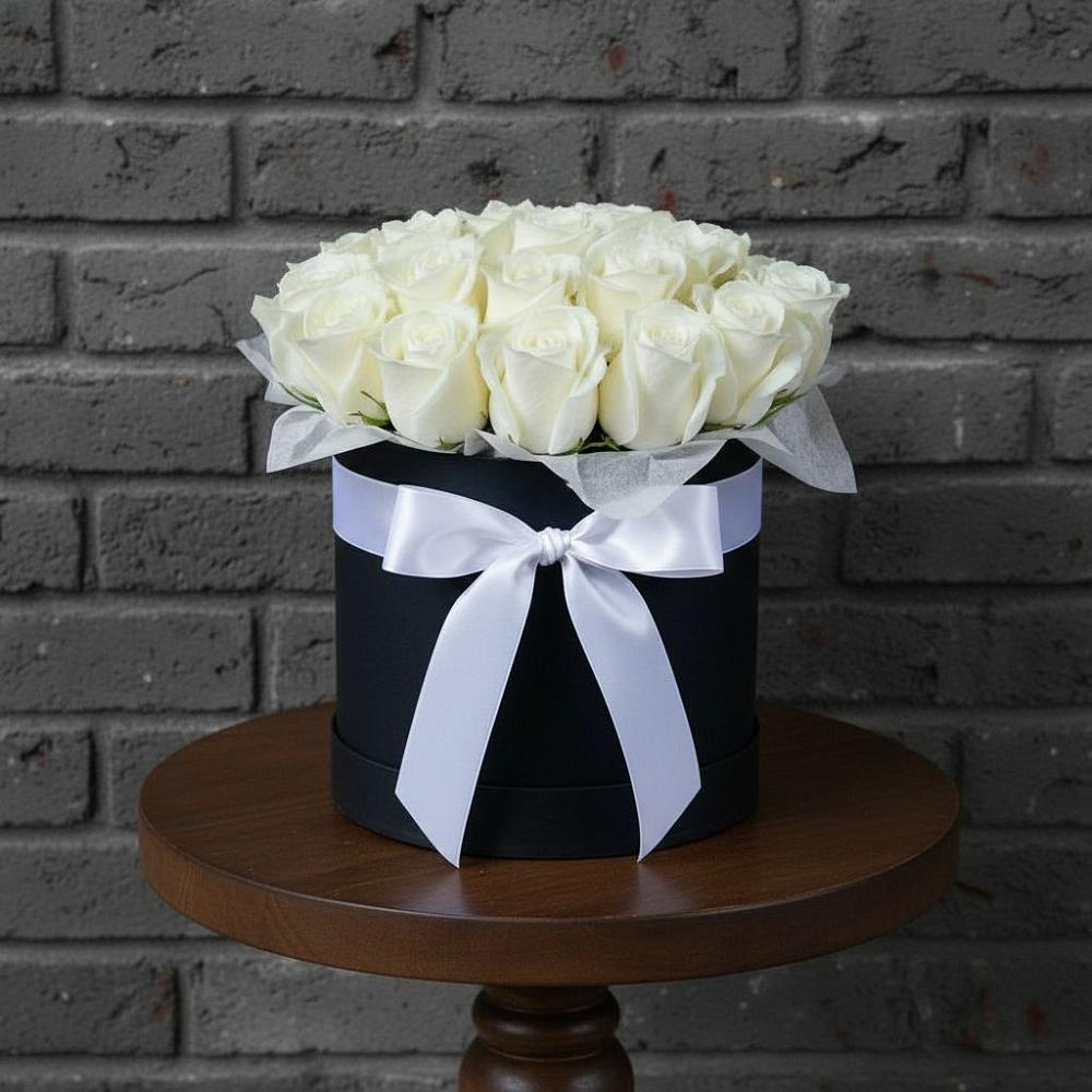 Цветочная композиция из Розы в шляпной коробке в Цимлянске