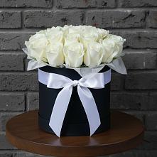 Цветочная композиция из Розы в шляпной коробке в Цимлянске