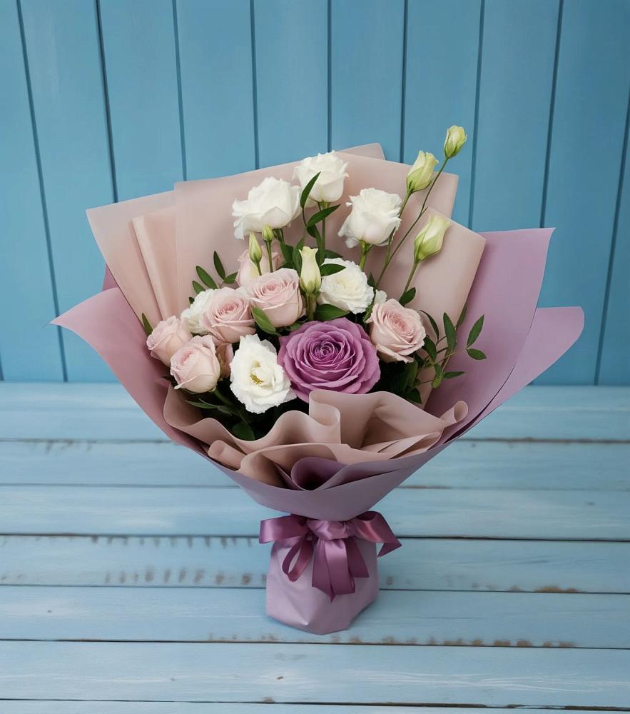 Букет цветов из: Розы и Лизиантусы в Цимлянске